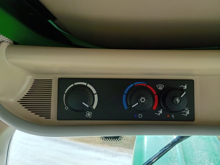 john-deere-6430-image-38