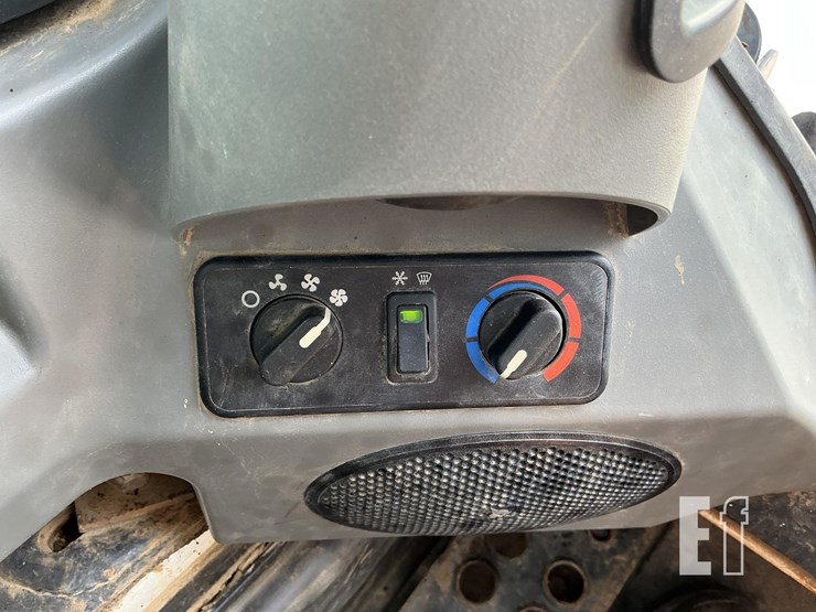 2020-bobcat-t550-image-12