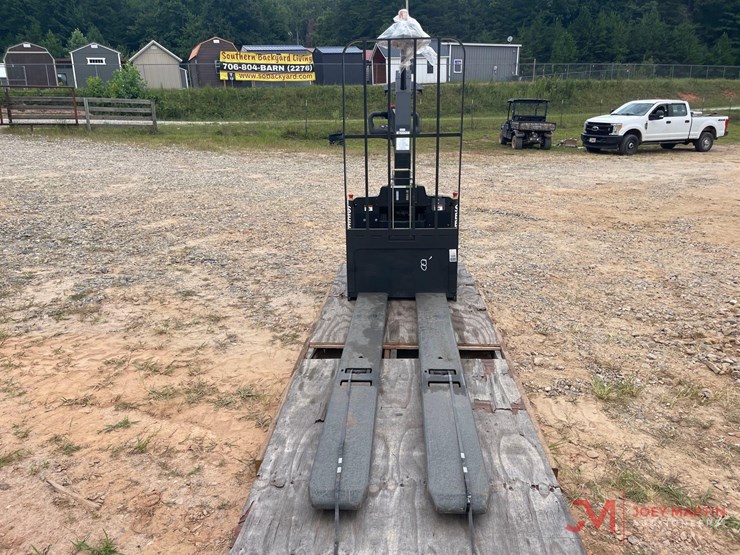 seegrid-590017-electric-pallet-jack-image-4