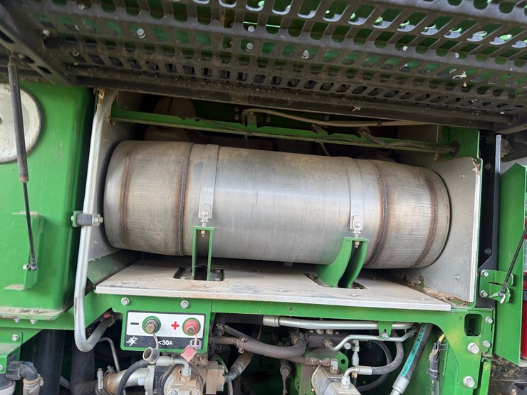 2015-john-deere-cp690-image-108