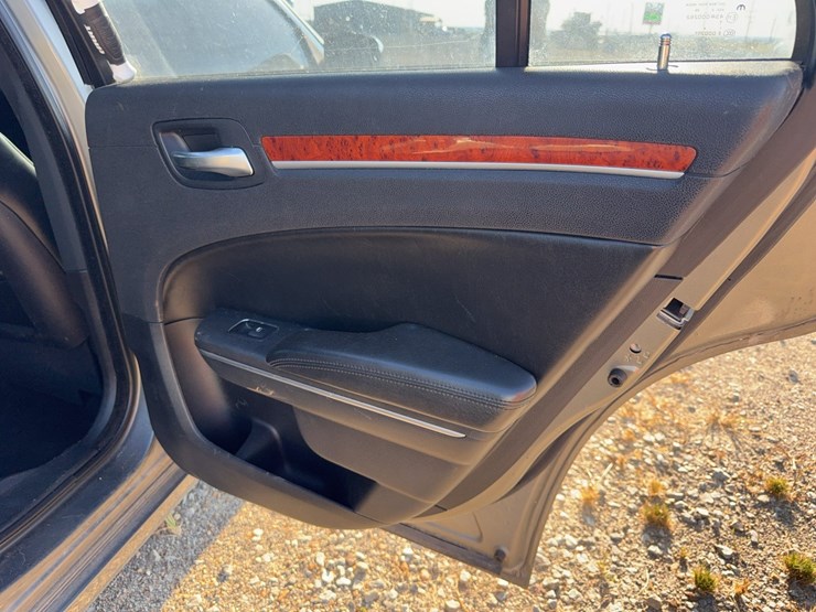 #49682-•-2012-chrysler-300-sedan-2c3ccacg8ch307925-inv#49682-image-24