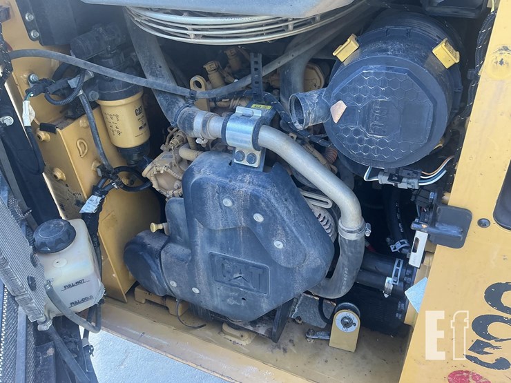 2021-caterpillar-249d3-image-18
