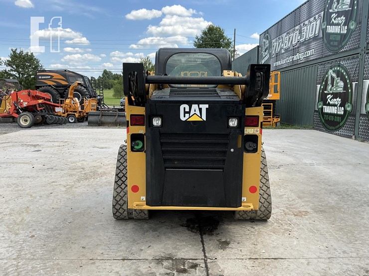 2015-caterpillar-249d-image-3