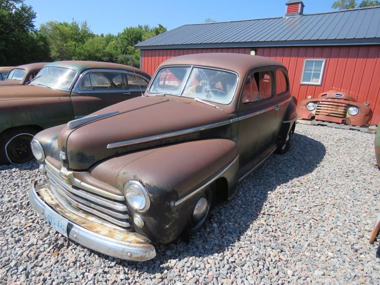 1946-ford-2dr-sedan-image-2