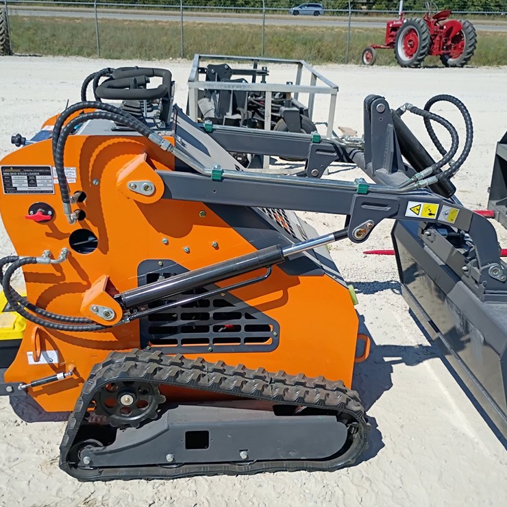 #L85-072 • 2026 Landhonor ME380 Mini Skid Steer
