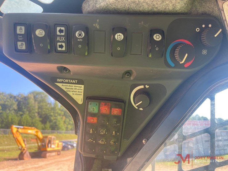 2024-deere-331g-image-17