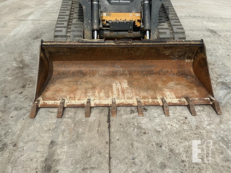 2016-deere-333e-image-11