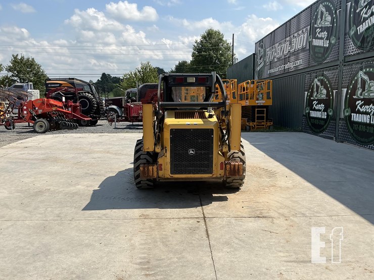 2006-deere-328-image-3