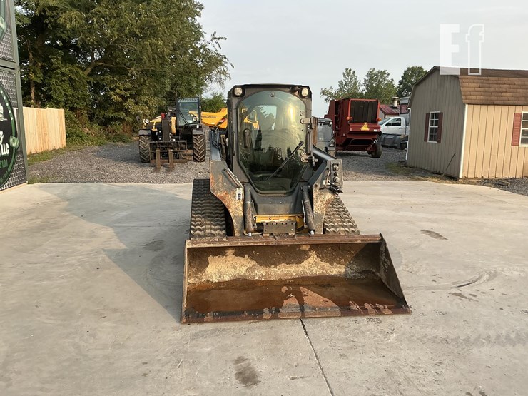 2014-deere-323e-image-7