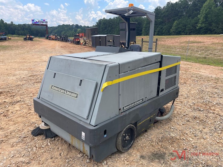 american-lincoln-advanced-7765-industrial-combination-ride-on-sweeper-image-7