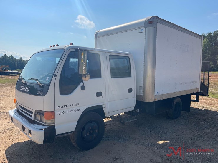 2003-isuzu-nqr-image-7