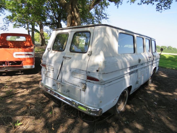 1962-chevrolet-corvair-greenbriar-sports-wagon-image-2