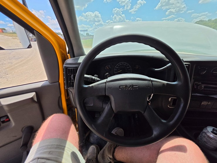 #26511-•-2005-gmc-savana-van-image-34
