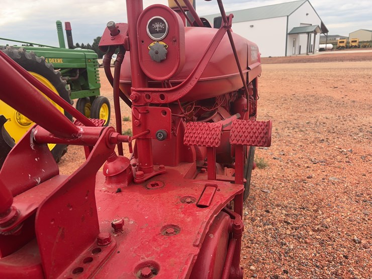 farmall-h-tractor-image-15