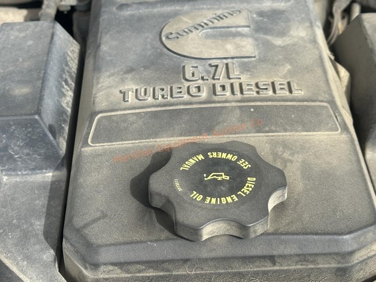 2014-dodge-ram-3500-image-26