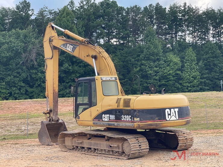 2003-caterpillar-320c-image-1