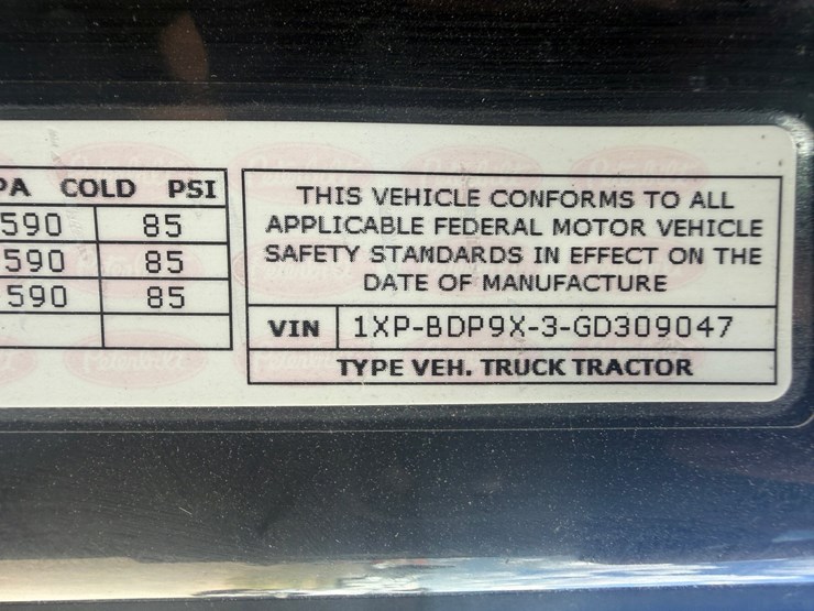 2016-peterbilt-579-image-99