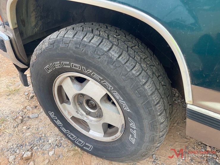 1998-chevrolet-tahoe-image-11