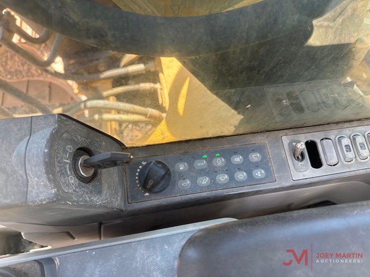 2013-caterpillar-320el-image-26