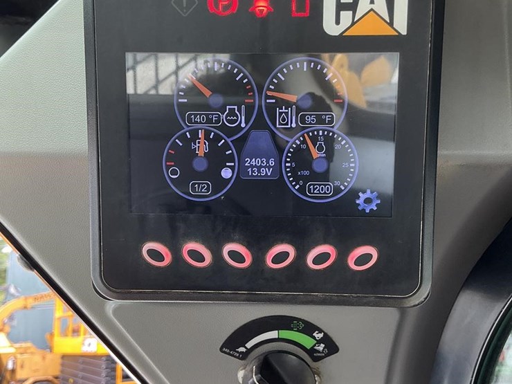 2015-caterpillar-249d-image-17