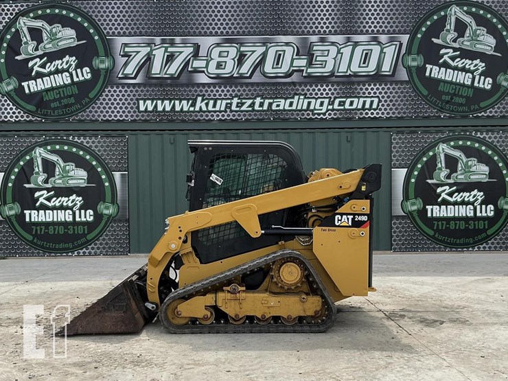 2015-caterpillar-249d-image-1