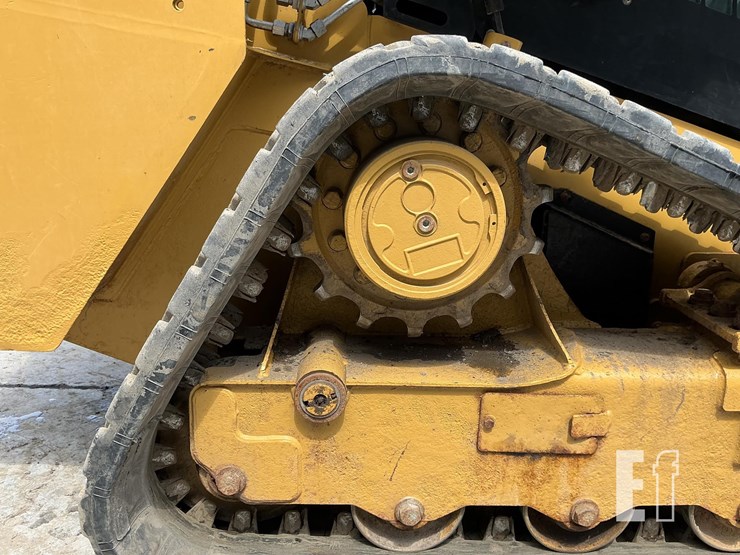 2015-caterpillar-249d-image-10
