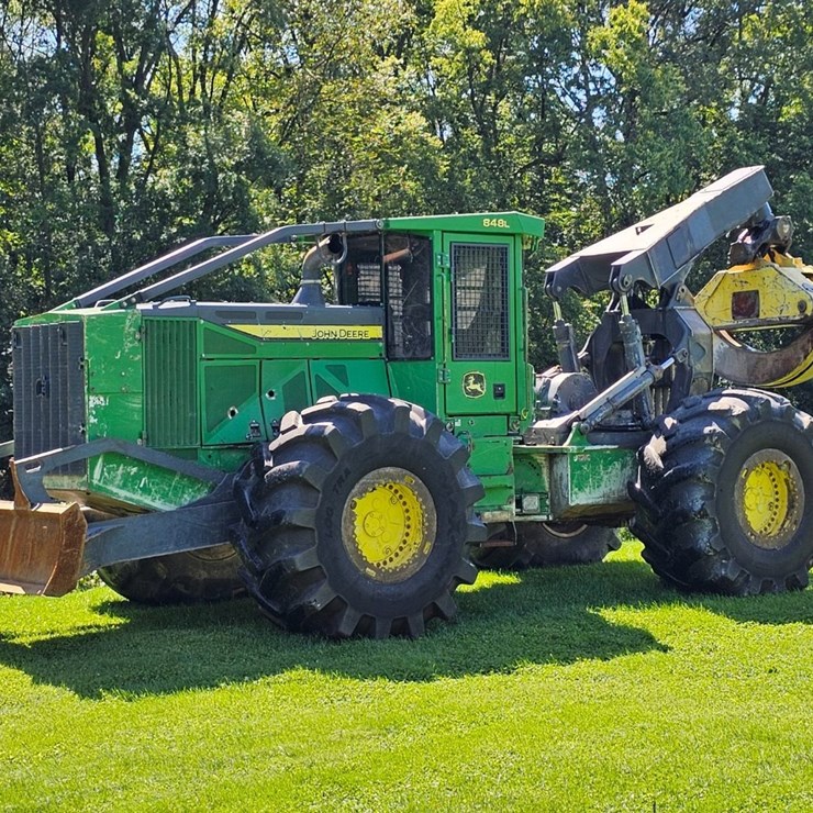 2016 DEERE 848L