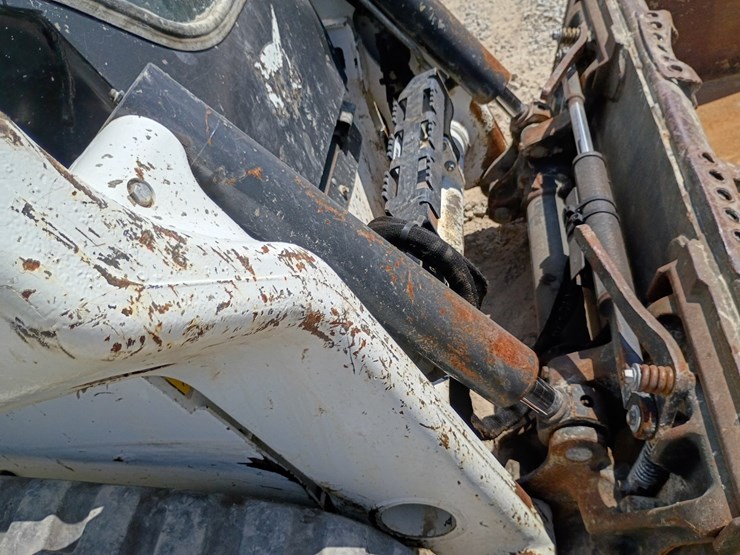 2022-bobcat-t66-image-69