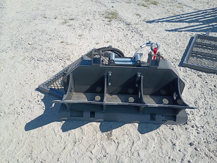 #l85-047-•-landhonor-logging-winch-skid-steer-attachment-image-1