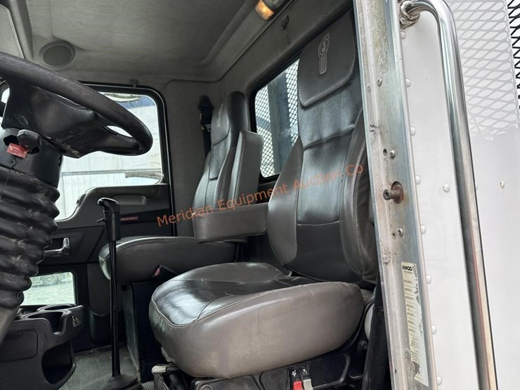 2007-kenworth-t300-image-24