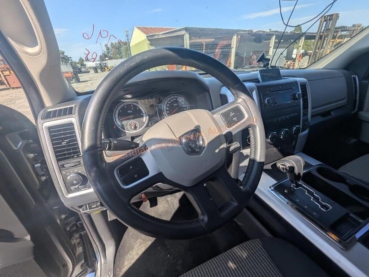 2011-dodge-ram-1500-image-25