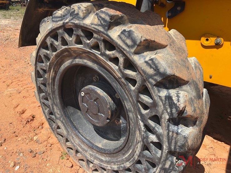 2017-jcb-510-image-10