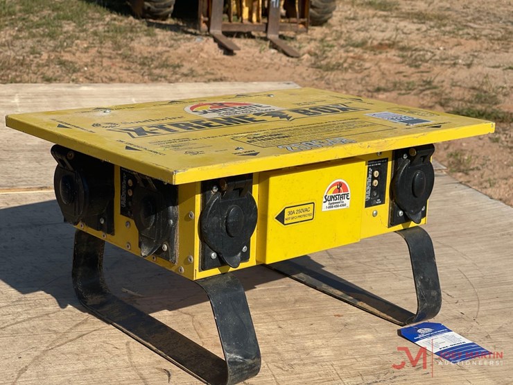 southwire-x-treme-power-distribution-box-image-1
