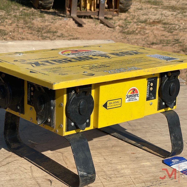 SOUTHWIRE X-TREME POWER DISTRIBUTION BOX