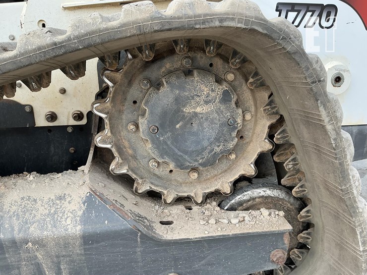 2022-bobcat-t770-image-9