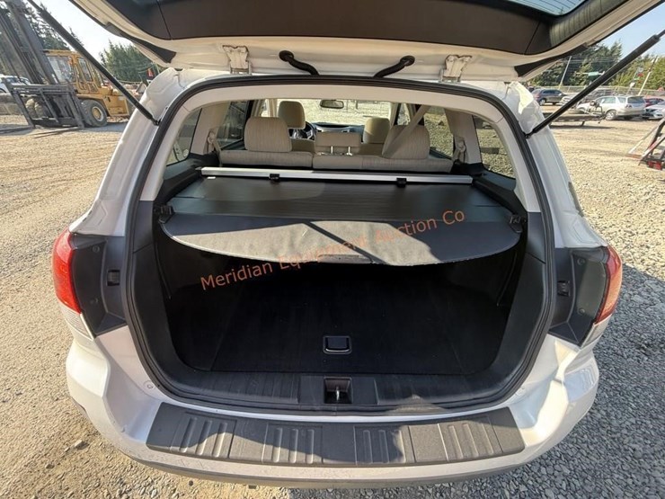 2013-subaru-outback-image-23