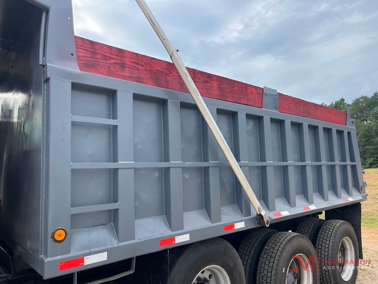 2007-mack-cv713-granite-tri-axle-dump-truck-image-20