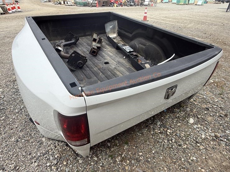 2011-dodge-ram-3500-image-11