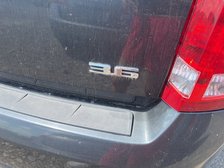 2012-cadillac-srx-image-14