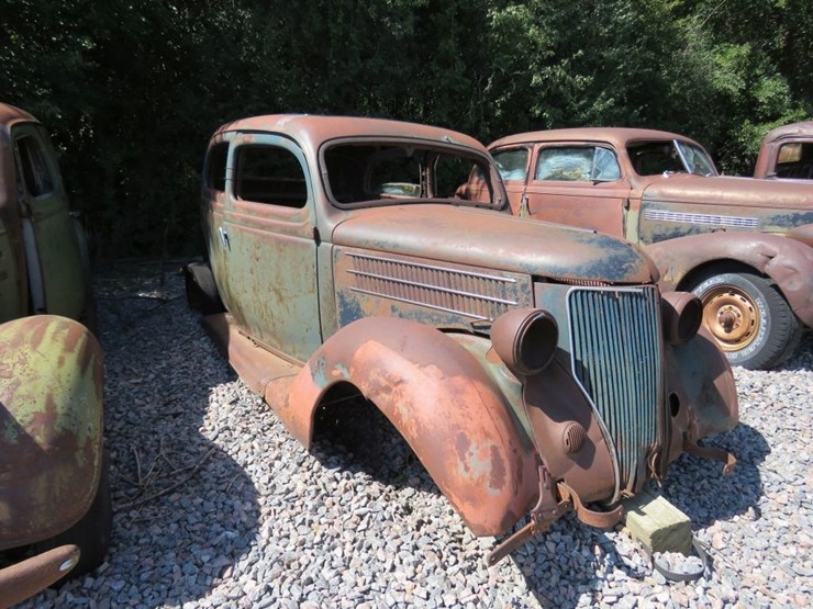 1936-ford-sedan-body-image-2