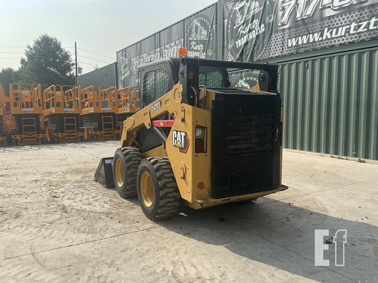 2020-caterpillar-242d3-image-2
