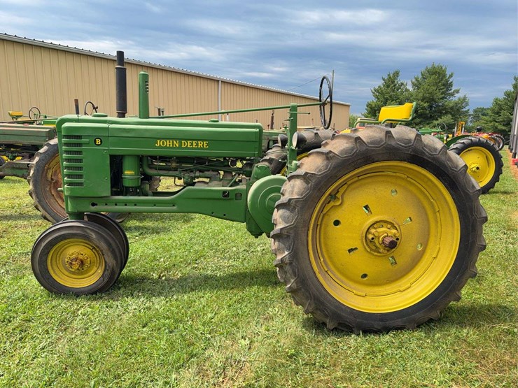 john-deere-b-image-2