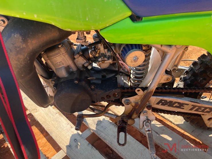2016-kawasaki-kx-dirt-bike-image-10