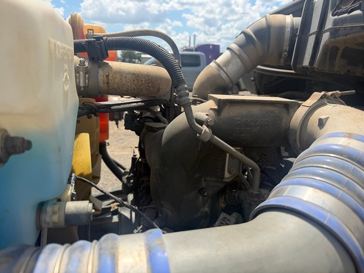 2016-peterbilt-579-image-63