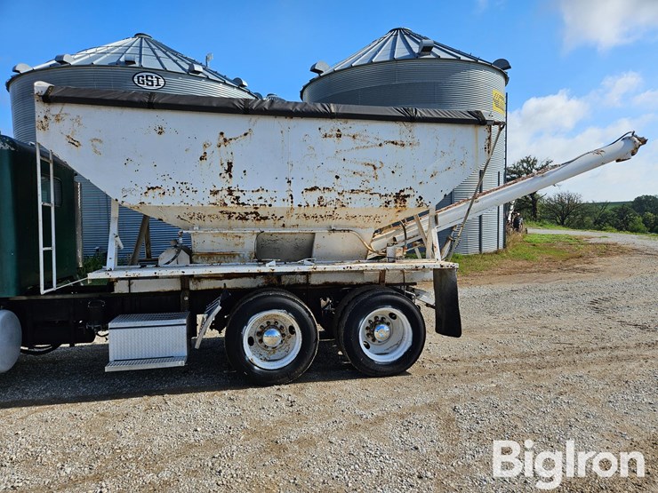 1990-peterbilt-579-image-13