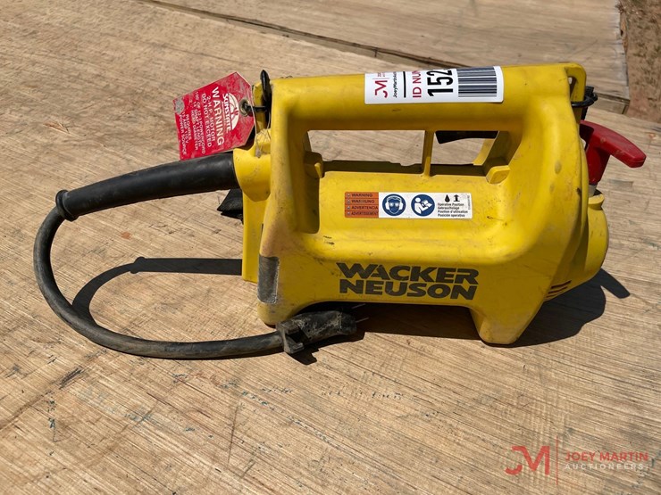 2-hp-concrete-vibrator-with-shoulder-strap-image-2