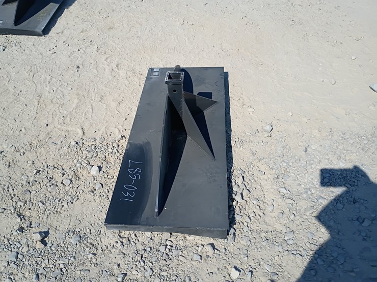 #l85-031-•-landhonor-utility-hitch-adapter-skid-steer-attachment-image-2