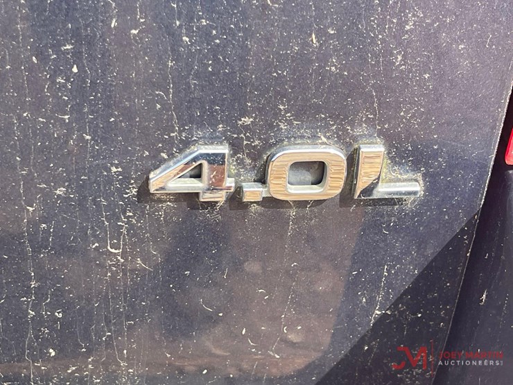 2008-chrysler-town-&-country-image-13