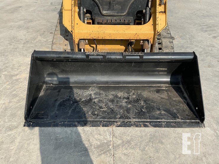 2020-caterpillar-249d3-image-11
