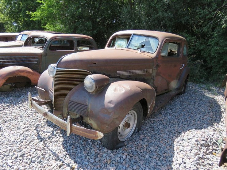 1937-ford-sedan-image-1